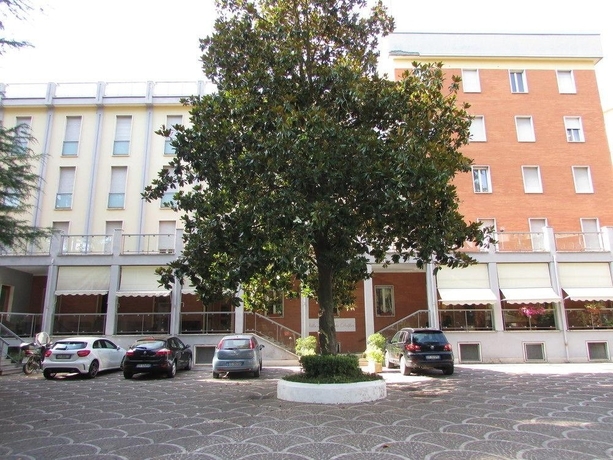 Villa Dei Giuochi Delfici — 4-Star Luxury Hotel in Rome, Italy