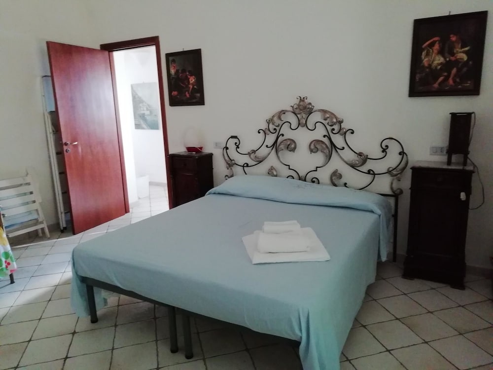 Scacciapensieri - carbon neutral hotel in Pollica