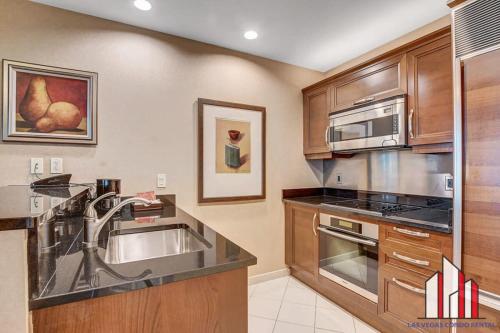 MGM Signature 28 814 1Br 2Ba F1 Pits View Balcony