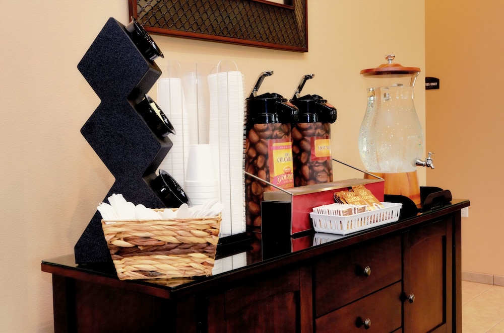 Cobblestone Inn & Suites Manning - photo 93