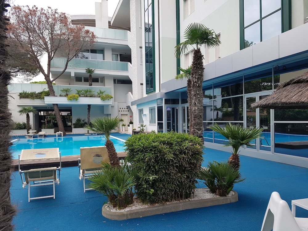 Hotel Carillon - last minute hotel in Cervia