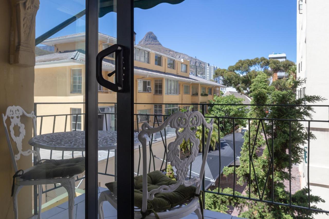 5 Oceantides Cosy Sea Point Apartments