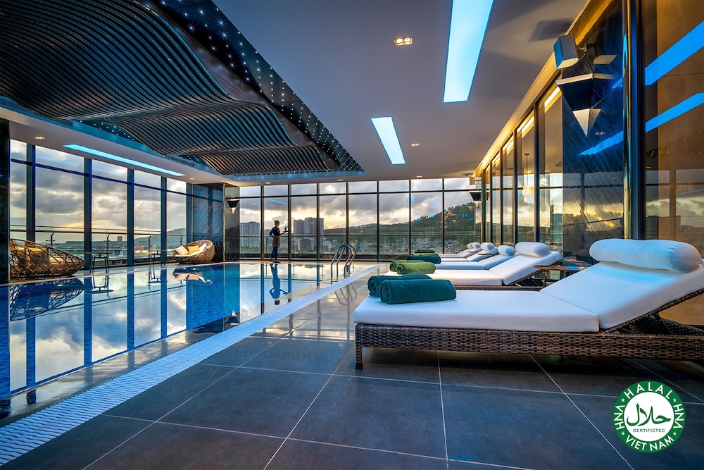 DeLaSea Ha Long Hotel Modern Bayview Escape in Ha Long, Vietnam