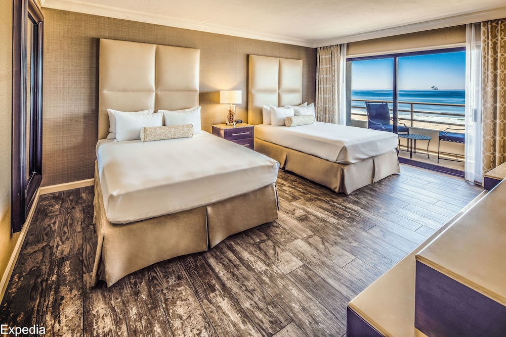 The Waterfront Beach Resort A Hilton Hotel - photo 22
