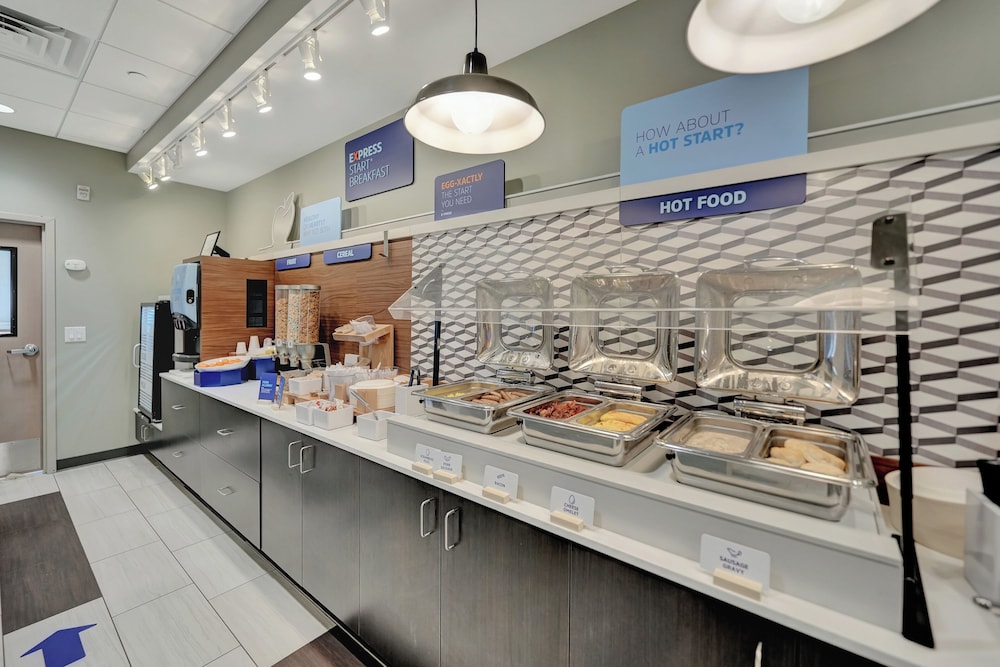 Holiday Inn Express Hotel & Suites Beatrice by IHG - photo 122