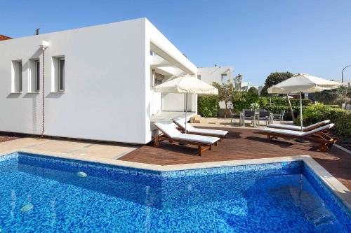 Paradise Cove Luxurious Beach Villas Aqua 2 Bedroom Villa