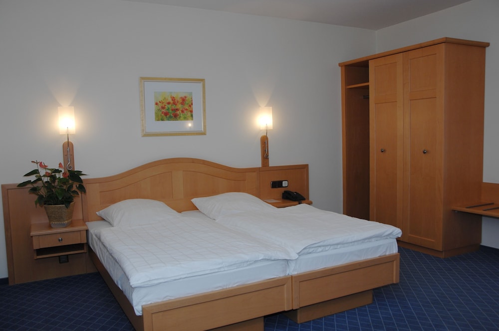 Hotel Zur Eich — Wermelskirchen — photo 5
