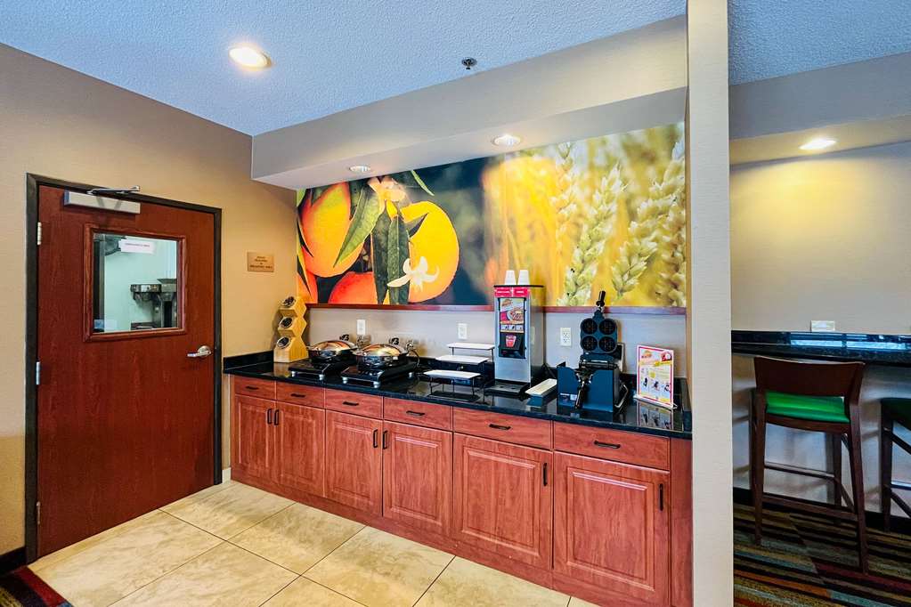 Comfort Inn & Suites Olathe Kansas City - photo 34