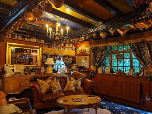Wizards Thatch Luxury Suites — Macclesfield — photo 3