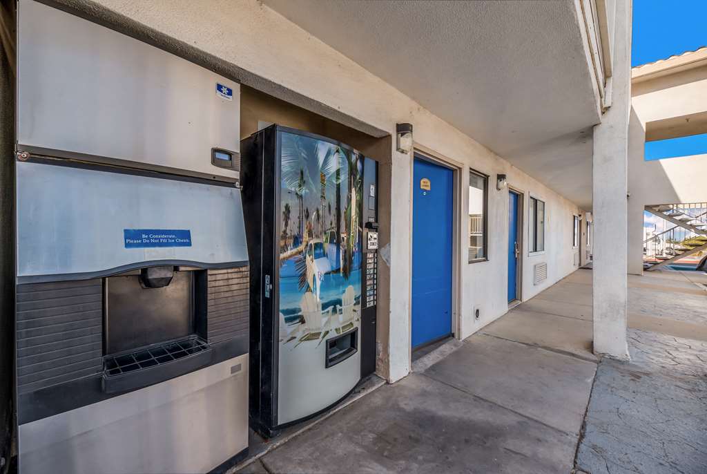Motel 6 Westley CA - photo 28