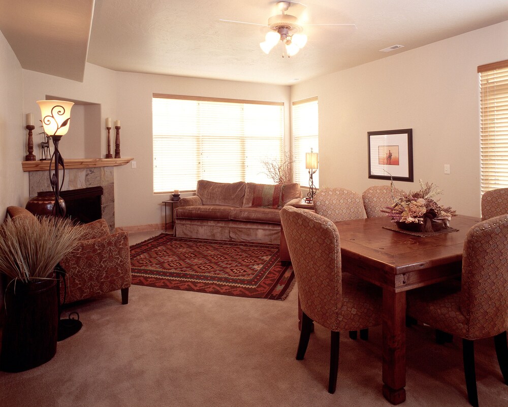 Fox Point at Redstone by All Seasons Resort Lodging - photo 25