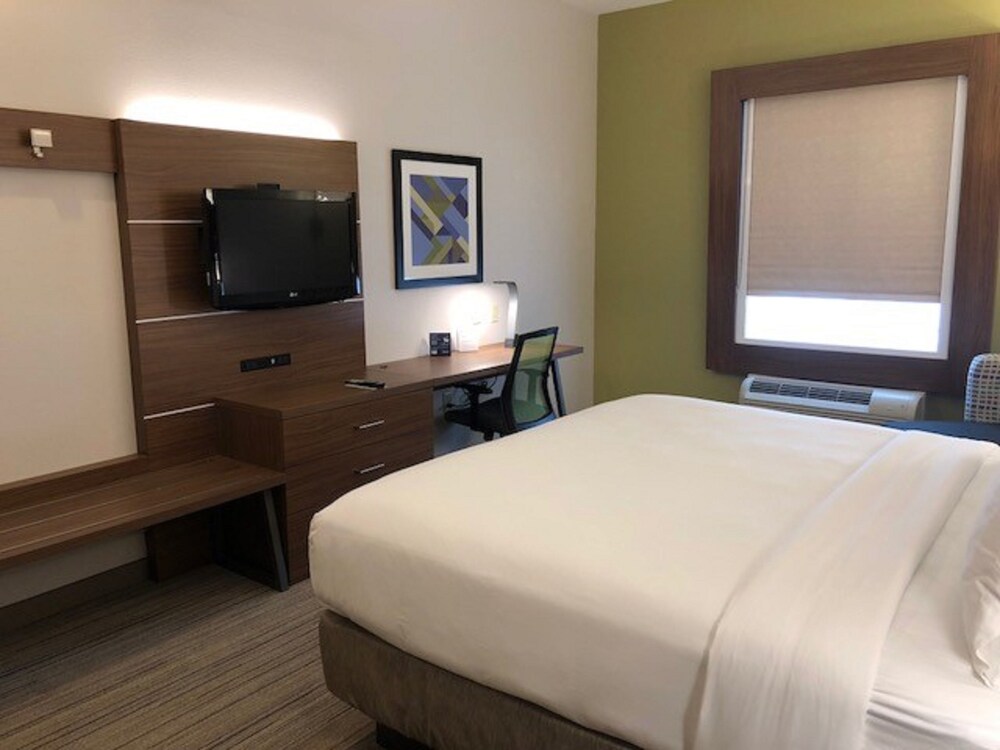 Holiday Inn Express & Suites Rio Grand by IHG - photo 20