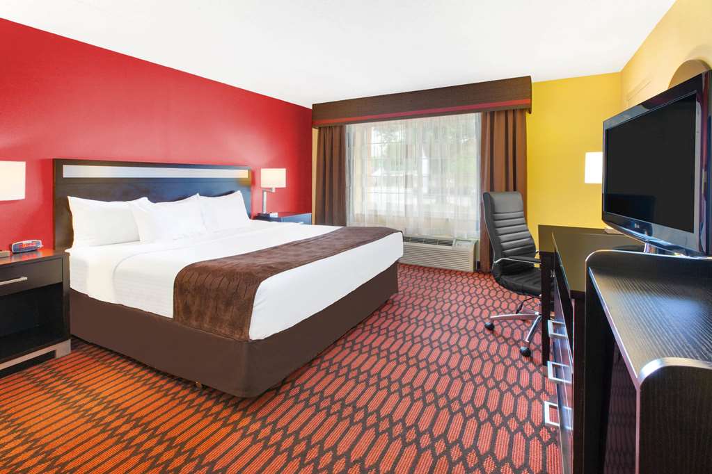 Baymont by Wyndham Harrisburg - photo 10