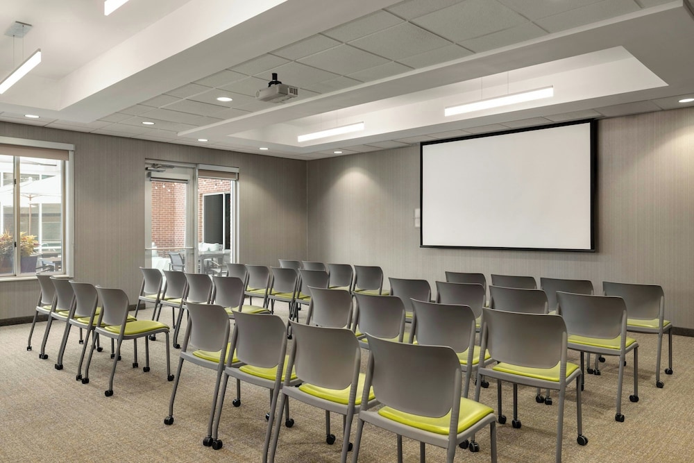 SpringHill Suites by Marriott Roanoke - photo 32