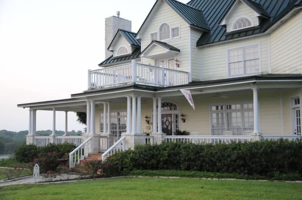 Lillian Farms Bed & Breakfast - photo 101