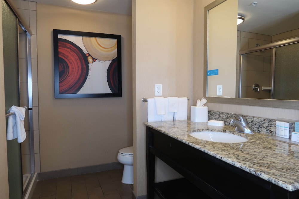 Hampton Inn & Suites Salinas - photo 24