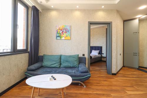 Super Stylish Apartment With Amazing Views By Wehost