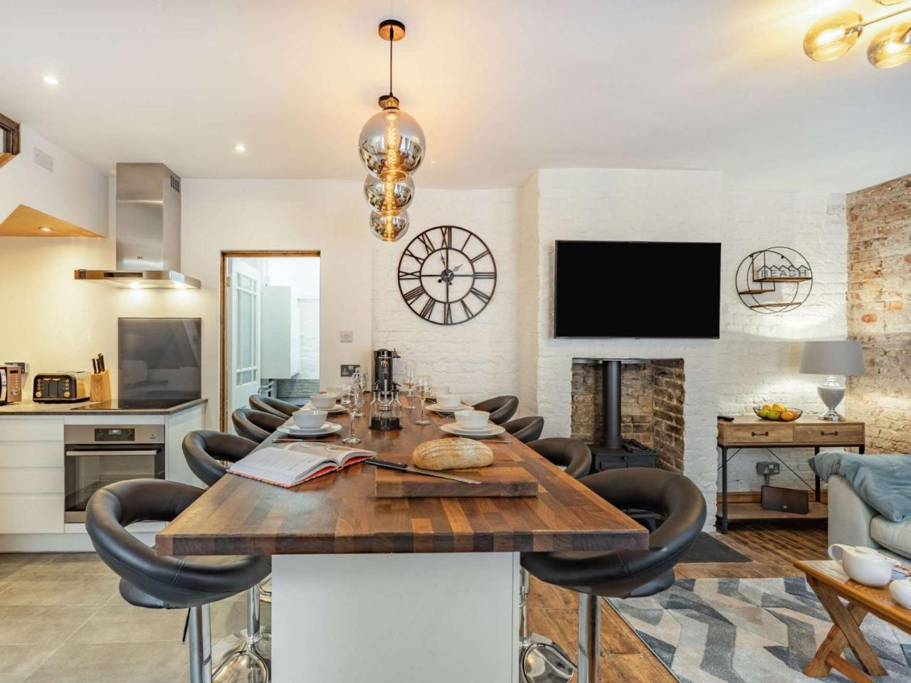 4 Bed in Hastings 85916 in Hastings, United Kingdom