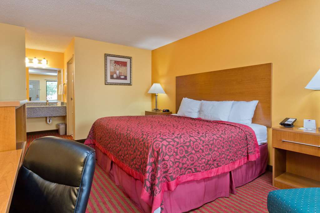 Days Inn by Wyndham Franklin - photo 15