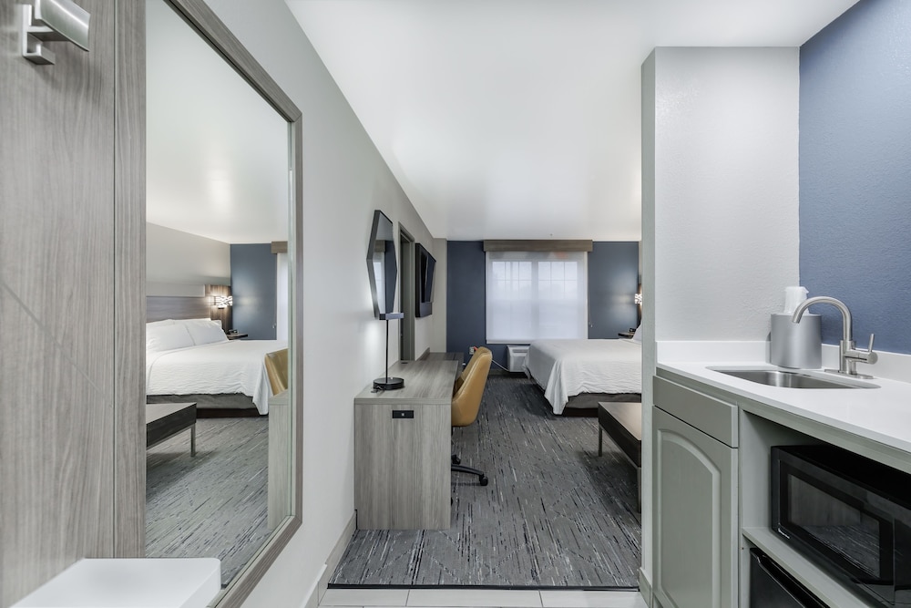 Holiday Inn Express & Suites Zion by IHG - photo 20