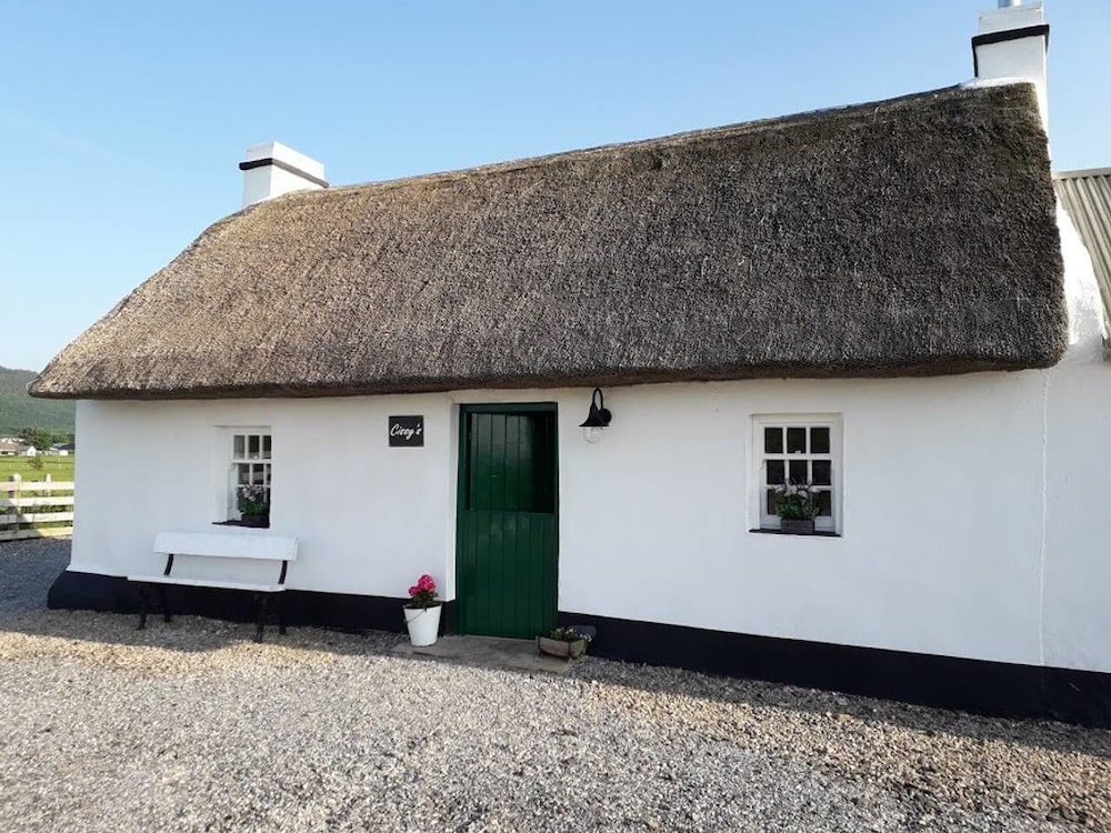 Ballymultimber Cottages — 4-Star Luxury Hotel in Limavady, United Kingdom