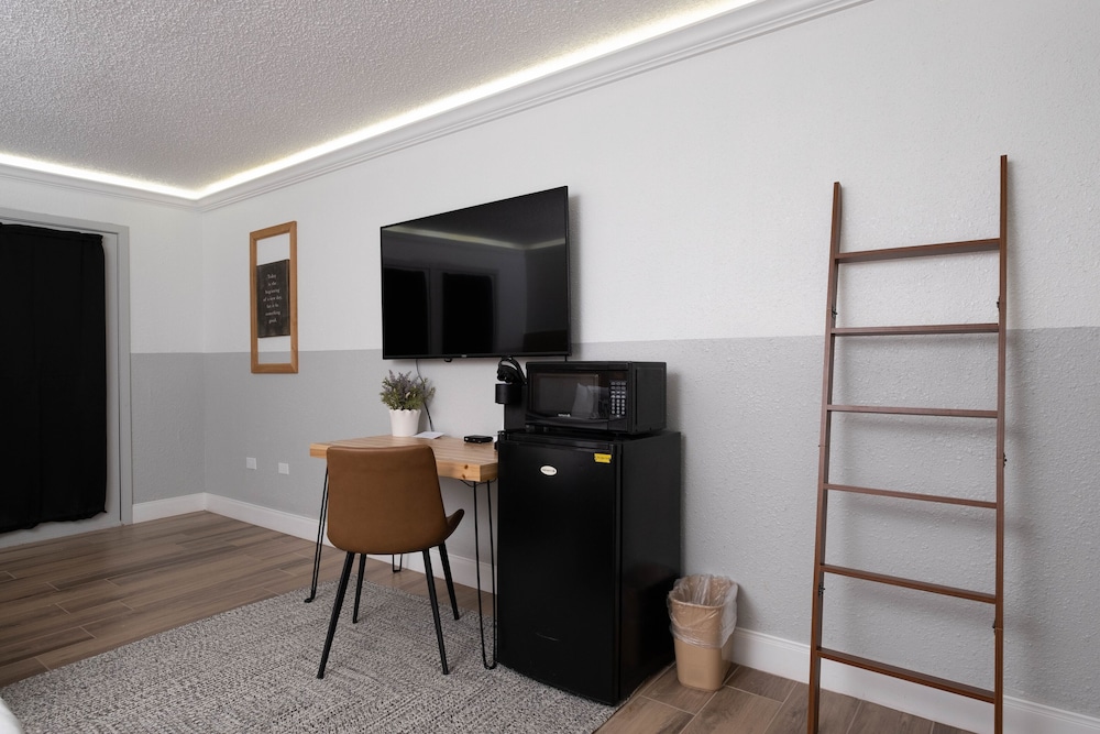 The Westerner Extended Stay - photo 9