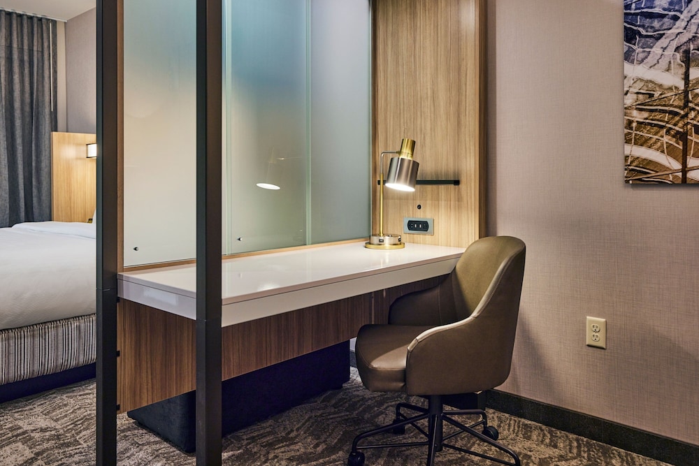 SpringHill Suites by Marriott Medford Airport - photo 15