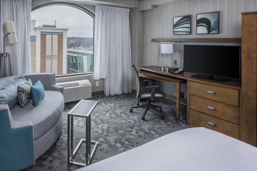 Courtyard by Marriott Stamford Downtown - photo 6