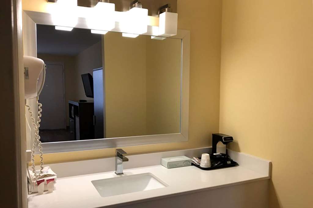 Days Inn by Wyndham Cape Carteret near Emerald Isle - photo 16