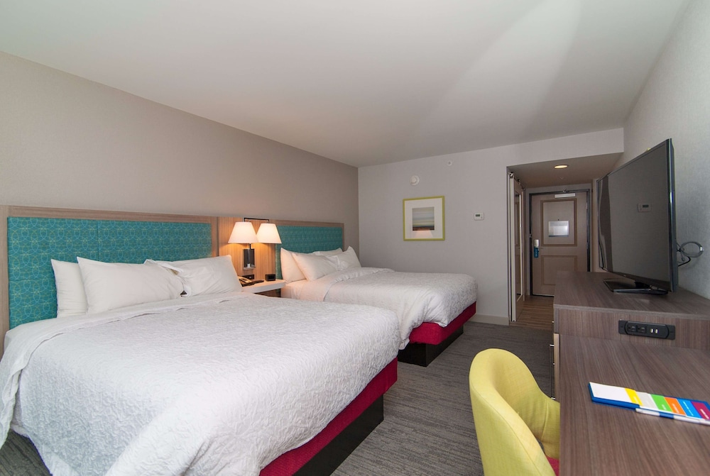 Hampton Inn Norwich - photo 31