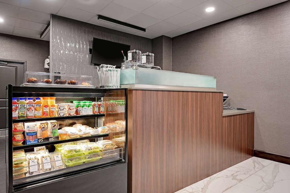 DoubleTree by Hilton Denver International Airport - photo 38
