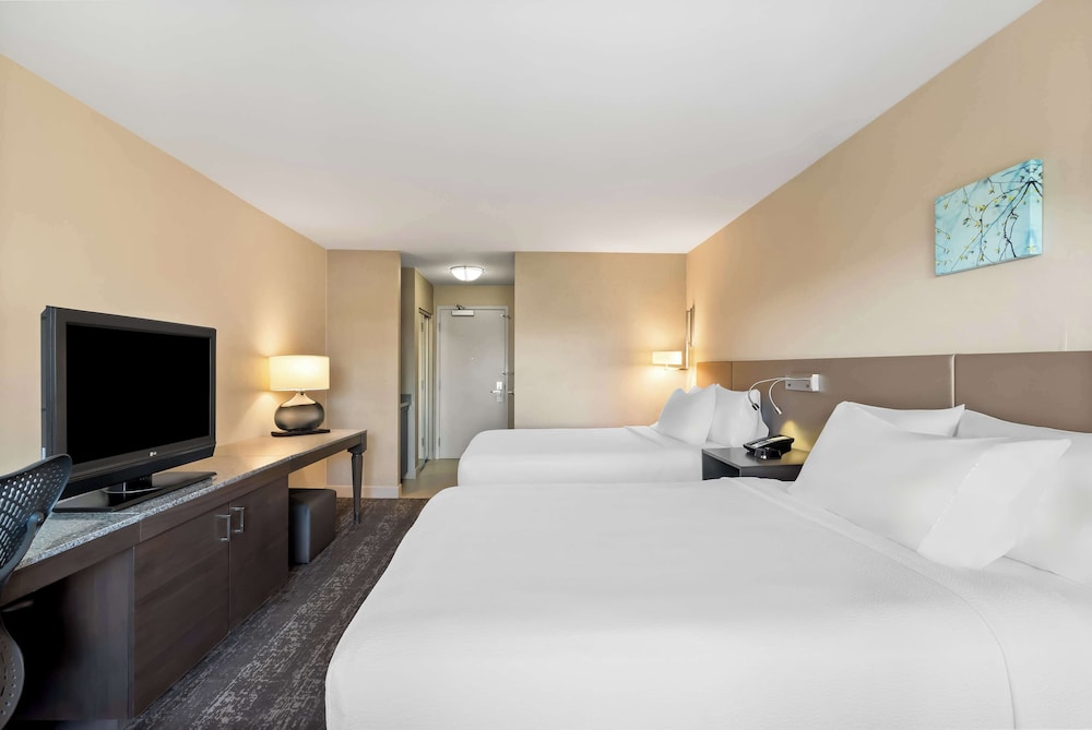 Hilton Garden Inn Fairfield - photo 18