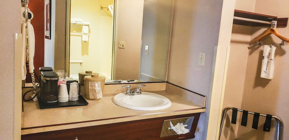 Inn America Lewiston - photo 8