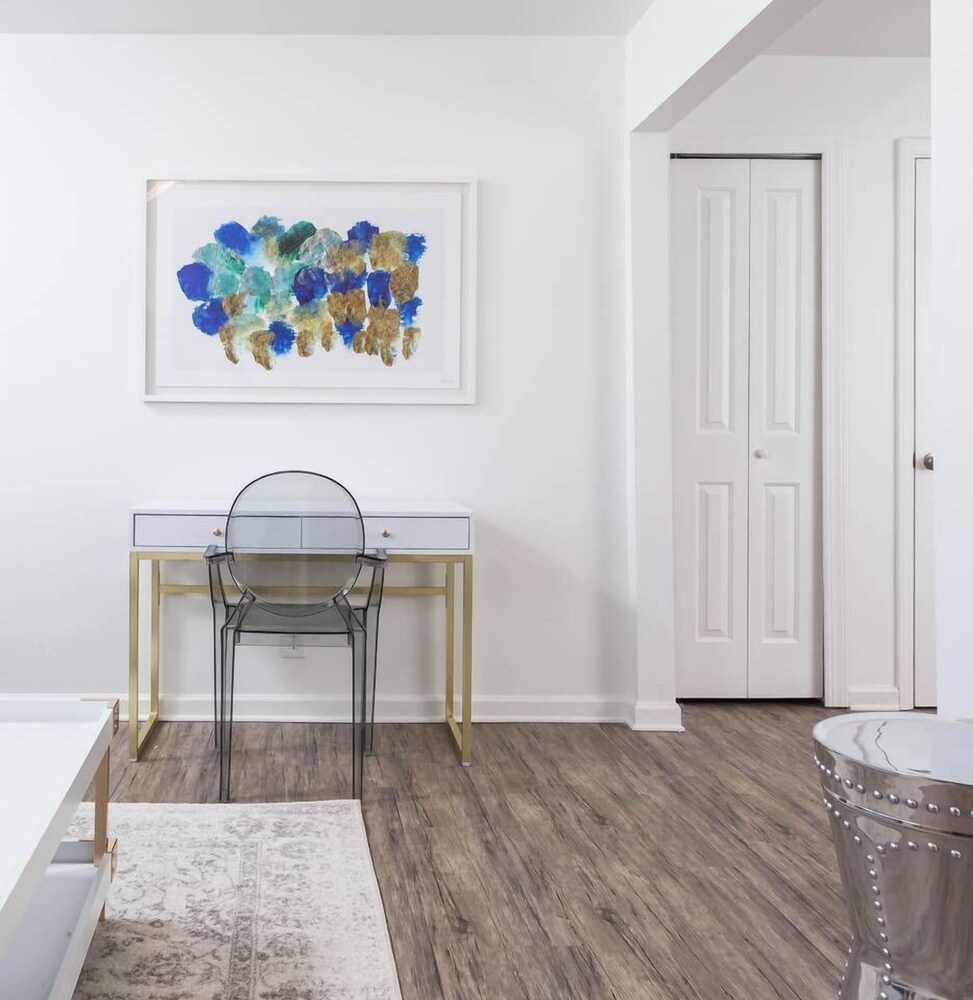 8 BRs Comprised of 4 2BR Suites by Domio - photo 45