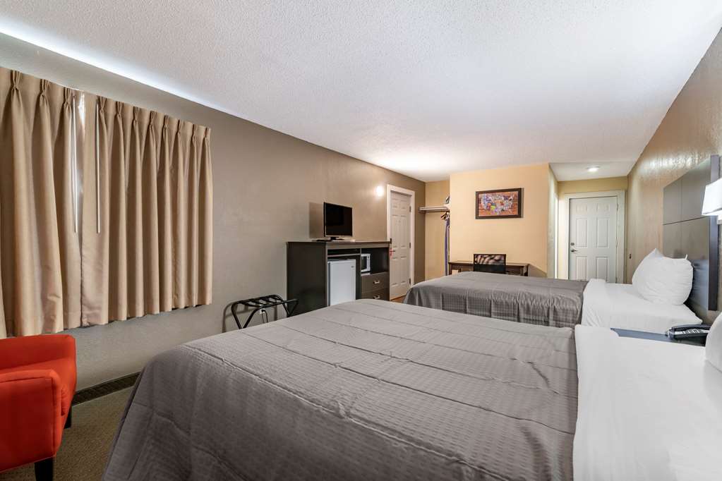Rodeway Inn Lake George Outlets - photo 14