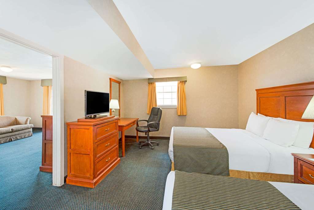 Ramada by Wyndham Flagstaff East - photo 13