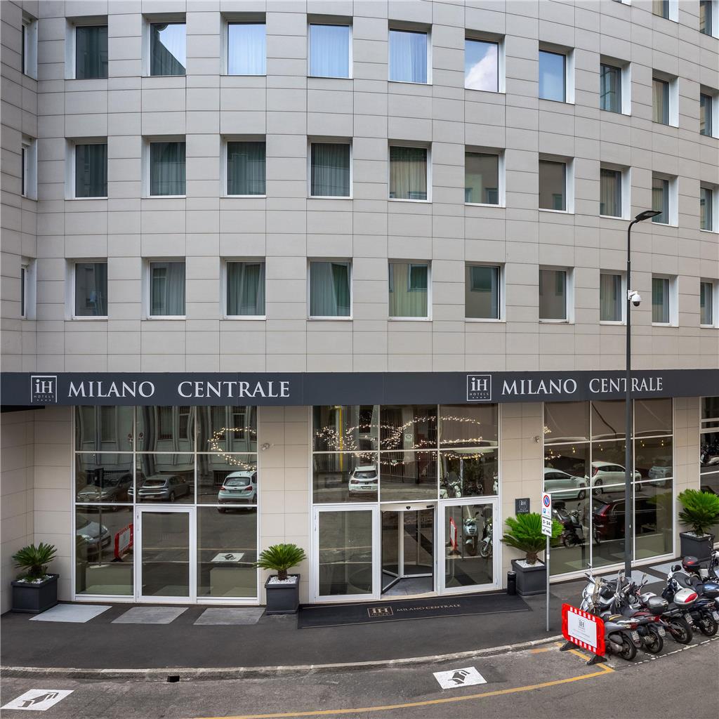 IH Hotels Milano Centrale — 4-Star Luxury Hotel in Milan, Italy
