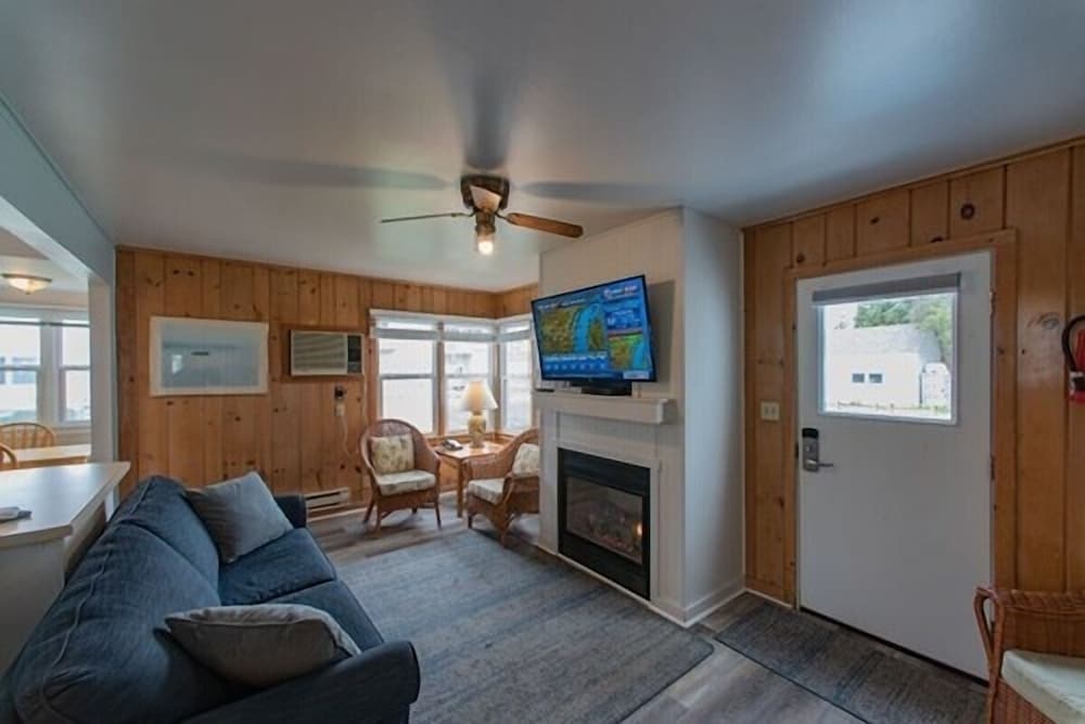 Edgewater Resort - photo 84