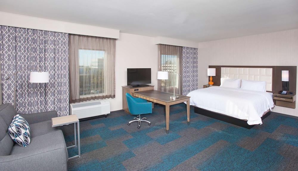 Hampton Inn & Suites LAX El Segundo - photo 9