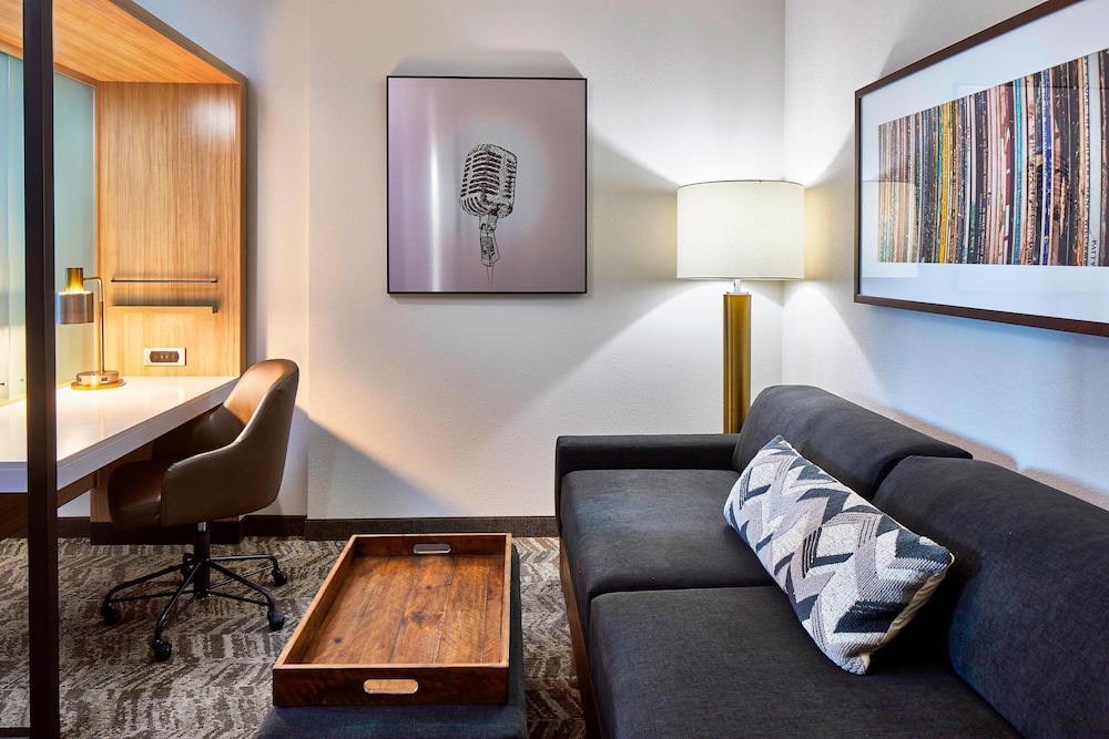 SpringHill Suites by Marriott Nashville Downtown Convention Center - photo 14