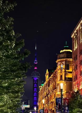Pure Home Near the Bund enjoys the beautiful scenery of the Bund 3 bedhome close to Yuyuan Garden Huaihai Road and Nanjing Road Pedestrian Street — 4-Star Luxury Hotel in Shanghai, People's Republic of China