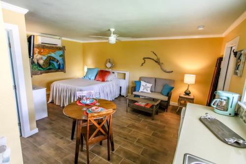 Island View Cottages Sebastian - photo 101