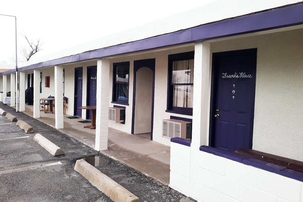 Rose's Motel - photo 92