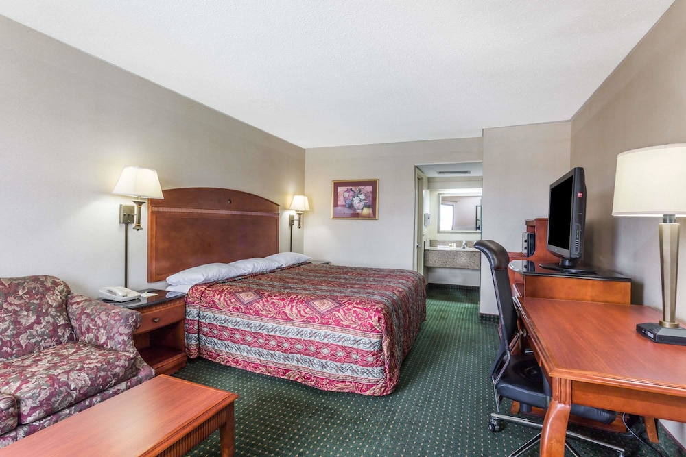Days Inn by Wyndham Camp Springs Andrews AFB DC Area - photo 6