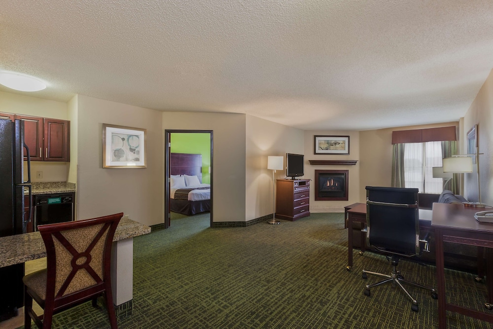 Staybridge Suites Cedar Rapids North by IHG - photo 8