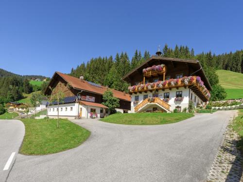Haus Tanja — 4-Star Luxury Hotel in Wagrain, Austria