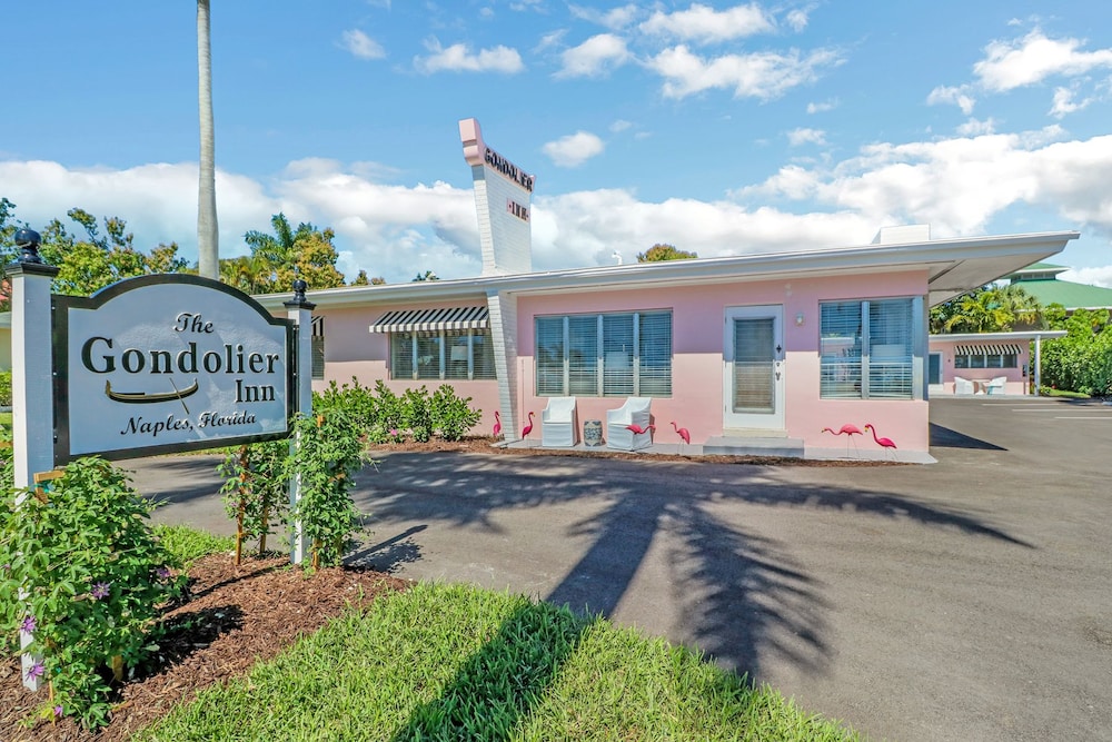 The Gondolier Inn - carbon neutral hotel in Naples