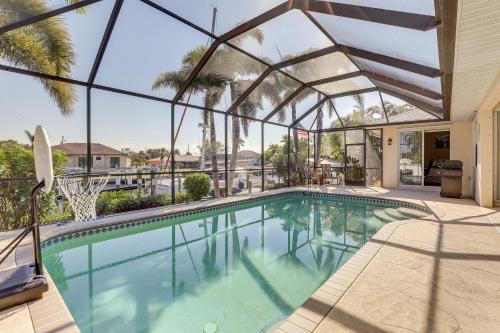 Pet Friendly Waterfront Home with Pool — 4-Star Luxury Hotel in Port Charlotte, United States