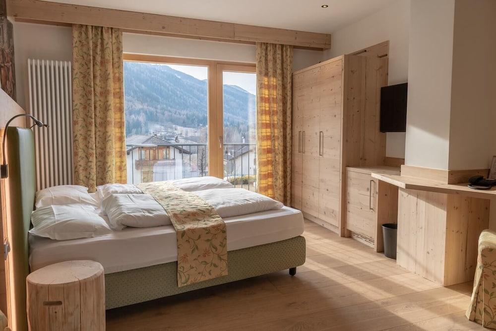 Hotel Eccher 3 stelle Superior - carbon neutral hotel in Mezzana