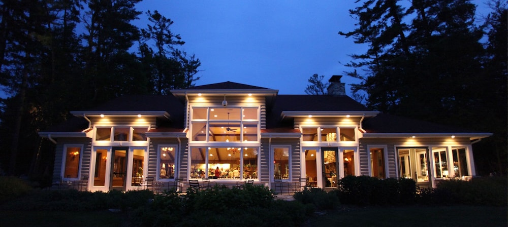 Gordon Lodge — 4-Star Luxury Hotel in North Bay Village, United States